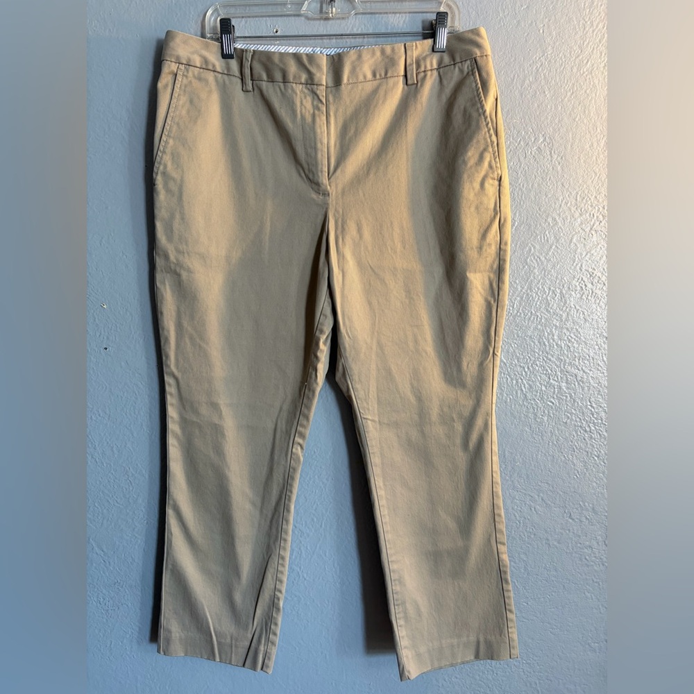 Lands' End Tan mid rise Women’s trousers. Straight leg. SZ 14. Pockets.